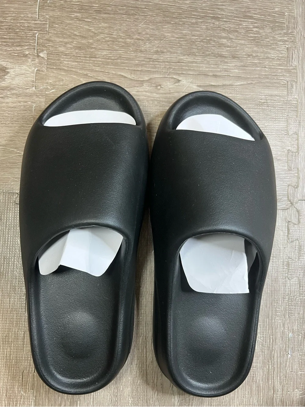 YZY YS-01 Slide SZ 10 Men’s Comfort Sandals Brand New Black YEEZY Fast Shipping
